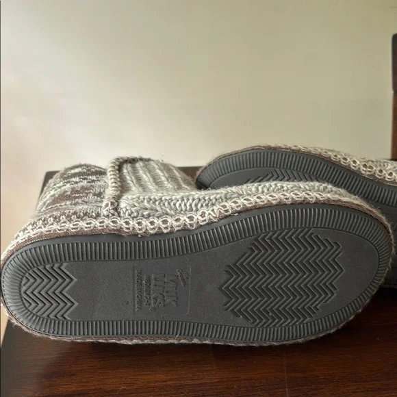 Muk Luks Gray Cozy Knit Slippers - Picture 5 of 7
